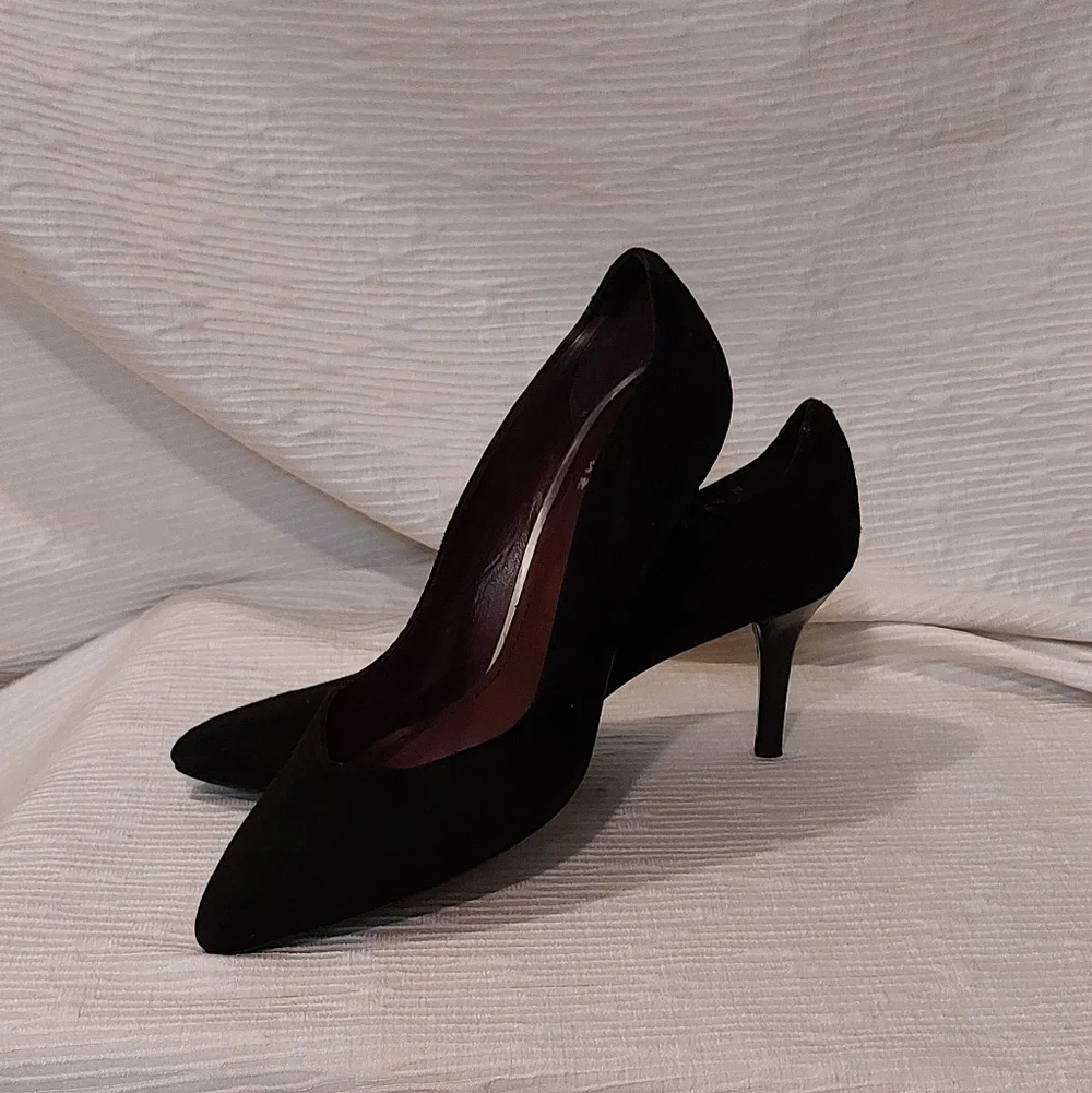Stuart Weitzman Black Suede Women's Pumps - Picture 9 of 16